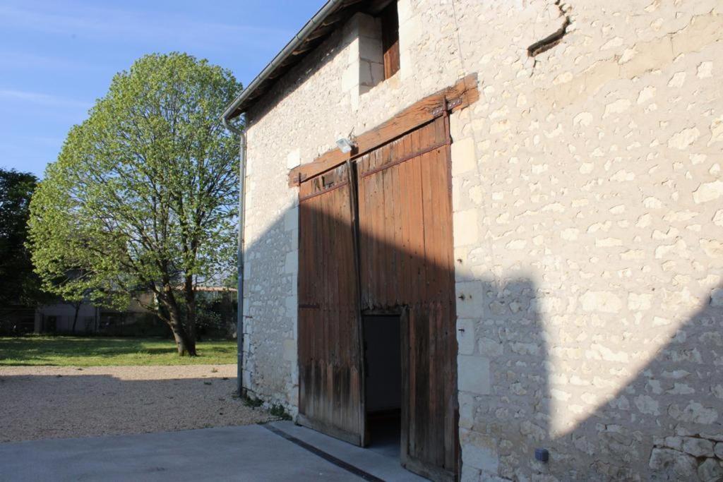 Coliwork Le Saint Romain Dange-Saint-Romain Exterior photo