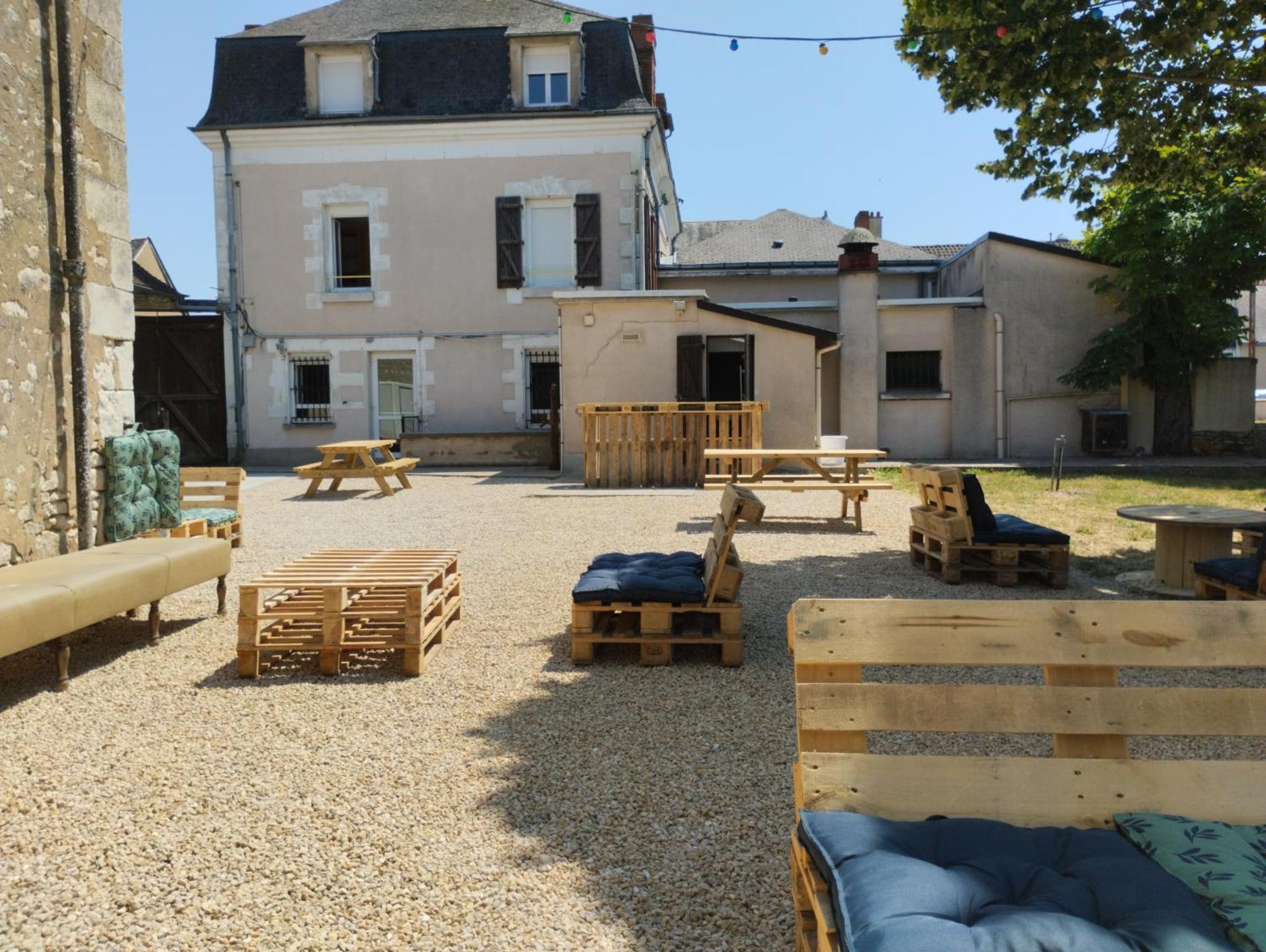 Coliwork Le Saint Romain Dange-Saint-Romain Exterior photo